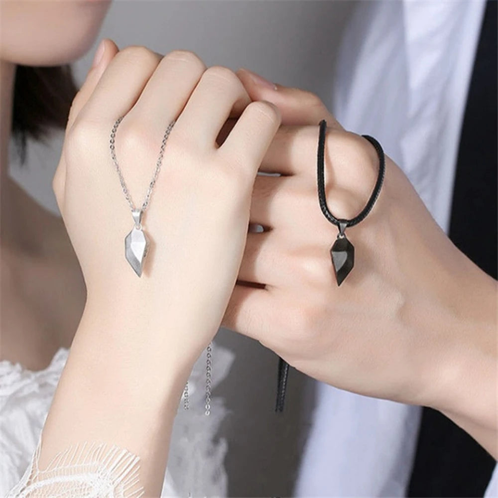 Colliers Magnétiques – L'Amour qui S'Attire, Duo pour Couple